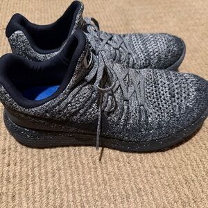 Nike Men's Gray Running Shoes